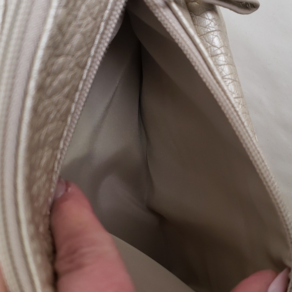 Kim Rogers Gold Metallic Crossbody Adjustable Strap Bag NWOT Faux Leather - Picture 11 of 14